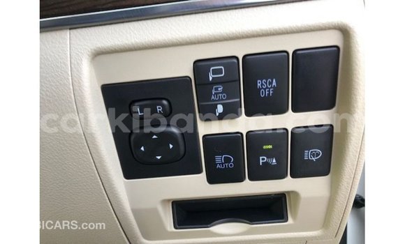 Gura Imported Toyota Land Cruiser White Imodoka i Import - Dubai mu Uganda Gura Imported Toyota Land Cruiser White Imodoka i Import - Dubai mu Uganda