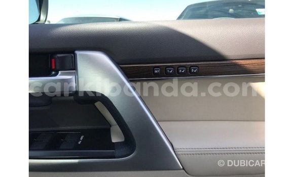 Gura Imported Toyota Land Cruiser White Imodoka i Import - Dubai mu Uganda Gura Imported Toyota Land Cruiser White Imodoka i Import - Dubai mu Uganda