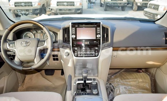 Buy Import Toyota Land Cruiser White Car in Import - Dubai in Uganda Buy Import Toyota Land Cruiser White Car in Import - Dubai in Uganda