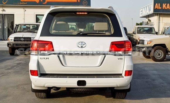 Buy Import Toyota Land Cruiser White Car in Import - Dubai in Uganda Buy Import Toyota Land Cruiser White Car in Import - Dubai in Uganda