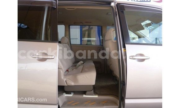 Nunua Imported Toyota Voxy Nyingine Gari ndani ya Import - Dubai nchini Uganda Nunua Imported Toyota Voxy Nyingine Gari ndani ya Import - Dubai nchini Uganda