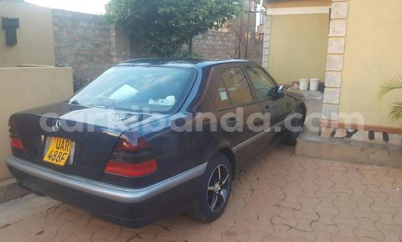 Acheter Occasion Voiture Mercedes‒Benz 200 Noir à Kampala, Ouganda Acheter Occasion Voiture Mercedes‒Benz 200 Noir à Kampala, Ouganda