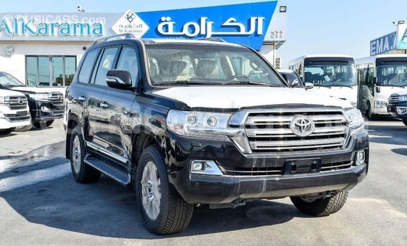 Acheter Import Voiture Toyota Land Cruiser Noir à Import - Dubai, Ouganda Acheter Import Voiture Toyota Land Cruiser Noir à Import - Dubai, Ouganda