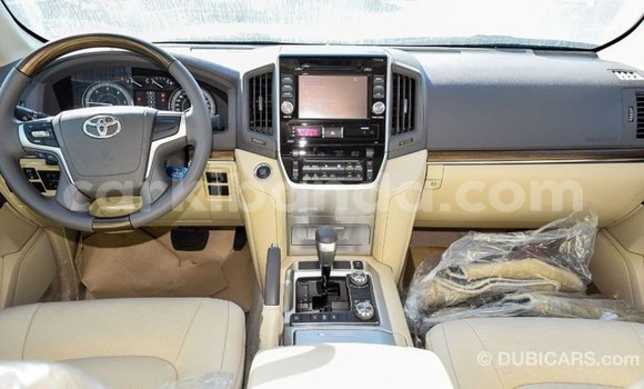 Acheter Import Voiture Toyota Land Cruiser Noir à Import - Dubai, Ouganda Acheter Import Voiture Toyota Land Cruiser Noir à Import - Dubai, Ouganda
