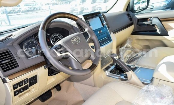 Acheter Import Voiture Toyota Land Cruiser Noir à Import - Dubai, Ouganda Acheter Import Voiture Toyota Land Cruiser Noir à Import - Dubai, Ouganda