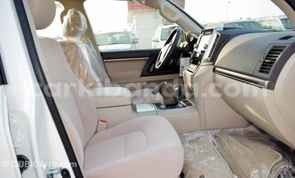 Buy Import Toyota Land Cruiser White Car in Import - Dubai in Uganda Buy Import Toyota Land Cruiser White Car in Import - Dubai in Uganda