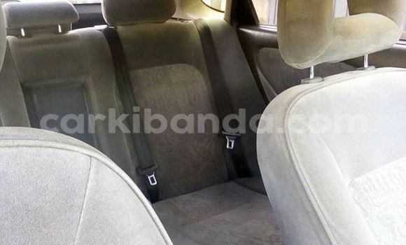 Gura Yakoze Toyota Avensis Blue Imodoka i Kampala mu Uganda Gura Yakoze Toyota Avensis Blue Imodoka i Kampala mu Uganda