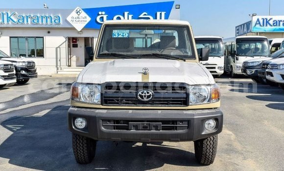 Buy Import Toyota Land Cruiser Beige Car in Import - Dubai in Uganda Buy Import Toyota Land Cruiser Beige Car in Import - Dubai in Uganda