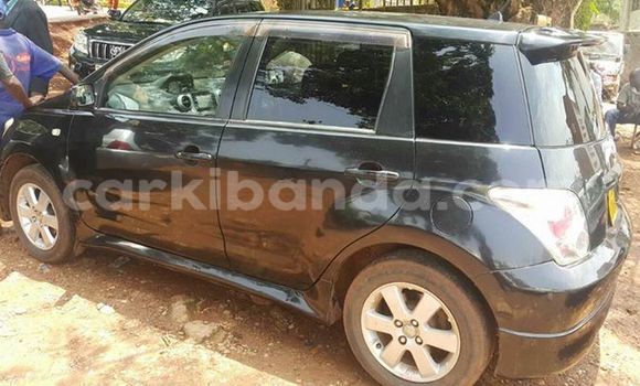 Gura Yakoze Toyota IST Black Imodoka i Kampala mu Uganda Gura Yakoze Toyota IST Black Imodoka i Kampala mu Uganda
