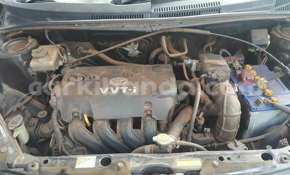 Gura Yakoze Toyota IST Black Imodoka i Kampala mu Uganda Gura Yakoze Toyota IST Black Imodoka i Kampala mu Uganda