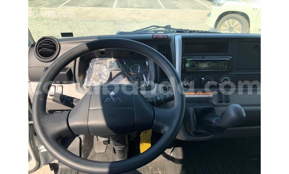 Acheter Import Voiture Mitsubishi Carisma Blanc à Import - Dubai, Ouganda Acheter Import Voiture Mitsubishi Carisma Blanc à Import - Dubai, Ouganda