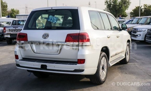 Buy Import Toyota Land Cruiser White Car in Import - Dubai in Uganda Buy Import Toyota Land Cruiser White Car in Import - Dubai in Uganda