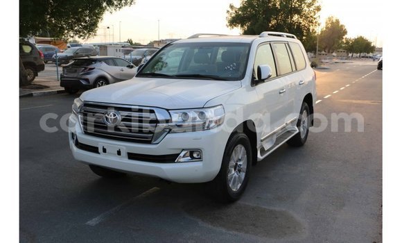 Buy Import Toyota Land Cruiser White Car in Import - Dubai in Uganda Buy Import Toyota Land Cruiser White Car in Import - Dubai in Uganda