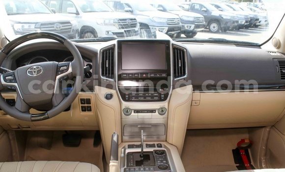 Buy Import Toyota Land Cruiser White Car in Import - Dubai in Uganda Buy Import Toyota Land Cruiser White Car in Import - Dubai in Uganda