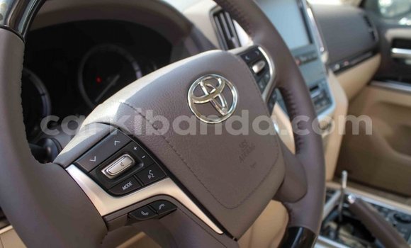 Buy Import Toyota Land Cruiser White Car in Import - Dubai in Uganda Buy Import Toyota Land Cruiser White Car in Import - Dubai in Uganda