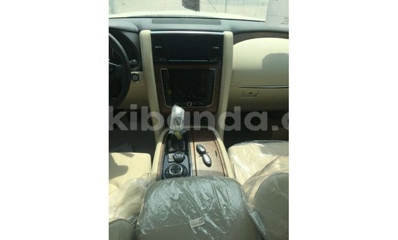 Acheter Import Voiture Nissan Patrol Blanc à Import - Dubai, Ouganda Acheter Import Voiture Nissan Patrol Blanc à Import - Dubai, Ouganda