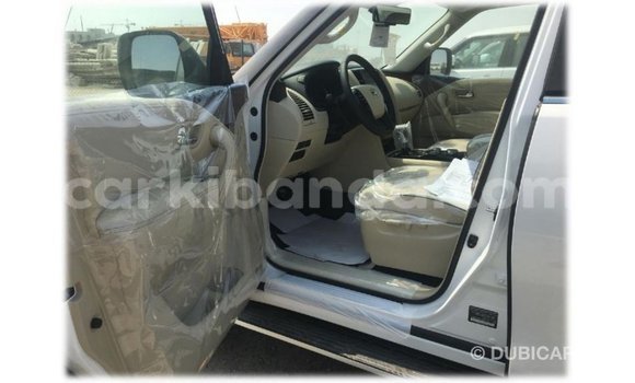 Acheter Import Voiture Nissan Patrol Blanc à Import - Dubai, Ouganda Acheter Import Voiture Nissan Patrol Blanc à Import - Dubai, Ouganda