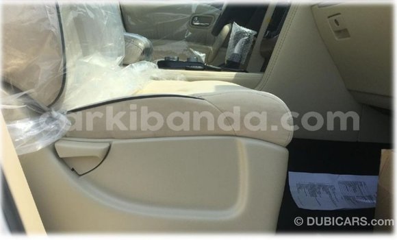 Acheter Import Voiture Nissan Patrol Blanc à Import - Dubai, Ouganda Acheter Import Voiture Nissan Patrol Blanc à Import - Dubai, Ouganda