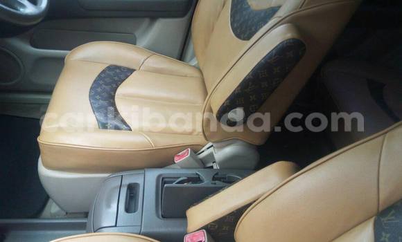 Gura Yakoze Toyota Harrier Silver Imodoka i Kampala mu Uganda Gura Yakoze Toyota Harrier Silver Imodoka i Kampala mu Uganda