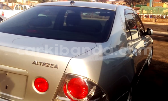 Gura Yakoze Toyota Altezza Silver Imodoka i Arua mu Uganda Gura Yakoze Toyota Altezza Silver Imodoka i Arua mu Uganda