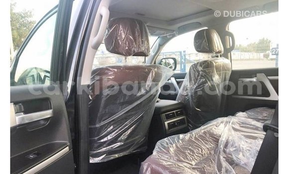 Gura Imported Toyota Land Cruiser Black Imodoka i Import - Dubai mu Uganda Gura Imported Toyota Land Cruiser Black Imodoka i Import - Dubai mu Uganda
