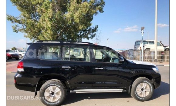 Gura Imported Toyota Land Cruiser Black Imodoka i Import - Dubai mu Uganda Gura Imported Toyota Land Cruiser Black Imodoka i Import - Dubai mu Uganda