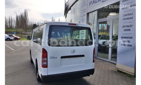 Gura Imported Toyota Hiace White Imodoka i Import - Dubai mu Uganda Gura Imported Toyota Hiace White Imodoka i Import - Dubai mu Uganda