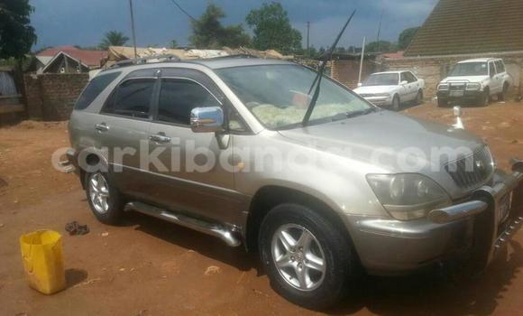 Acheter Occasion Voiture Toyota Harrier Gris à Kampala, Ouganda Acheter Occasion Voiture Toyota Harrier Gris à Kampala, Ouganda