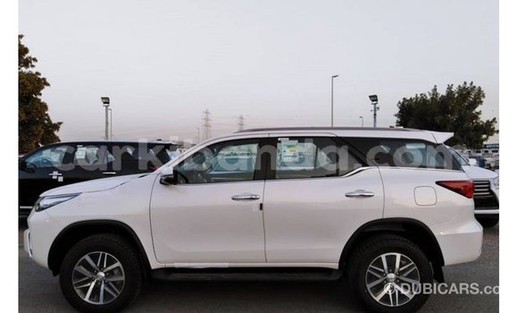 Gura Imported Toyota Fortuner White Imodoka i Import - Dubai mu Uganda Gura Imported Toyota Fortuner White Imodoka i Import - Dubai mu Uganda