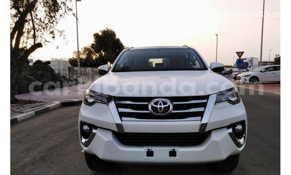 Gura Imported Toyota Fortuner White Imodoka i Import - Dubai mu Uganda Gura Imported Toyota Fortuner White Imodoka i Import - Dubai mu Uganda