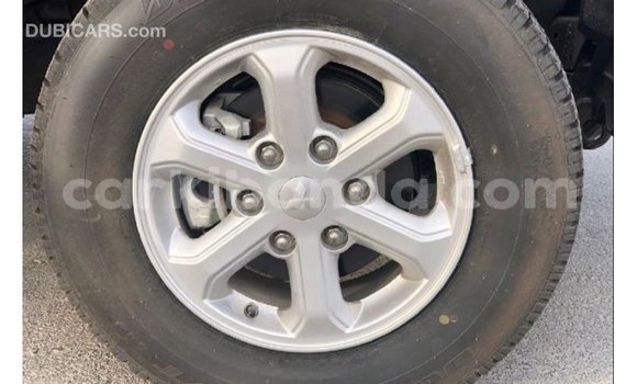 Acheter Import Voiture Mitsubishi L200 Marron à Import - Dubai, Ouganda Acheter Import Voiture Mitsubishi L200 Marron à Import - Dubai, Ouganda