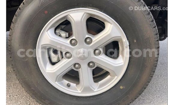 Acheter Import Voiture Mitsubishi L200 Marron à Import - Dubai, Ouganda Acheter Import Voiture Mitsubishi L200 Marron à Import - Dubai, Ouganda