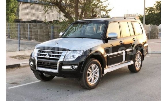 Acheter Import Voiture Mitsubishi Pajero Noir à Import - Dubai, Ouganda Acheter Import Voiture Mitsubishi Pajero Noir à Import - Dubai, Ouganda