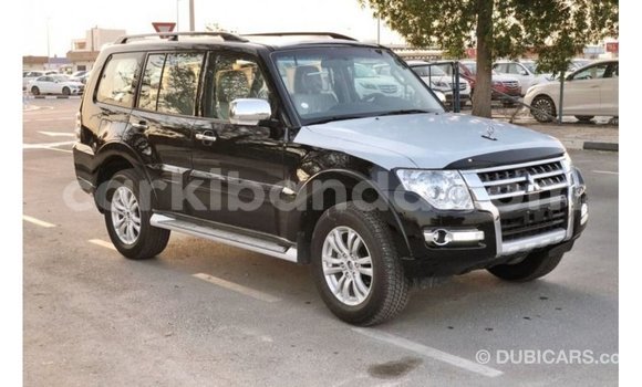 Acheter Import Voiture Mitsubishi Pajero Noir à Import - Dubai, Ouganda Acheter Import Voiture Mitsubishi Pajero Noir à Import - Dubai, Ouganda