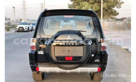 Acheter Import Voiture Mitsubishi Pajero Noir à Import - Dubai, Ouganda Acheter Import Voiture Mitsubishi Pajero Noir à Import - Dubai, Ouganda