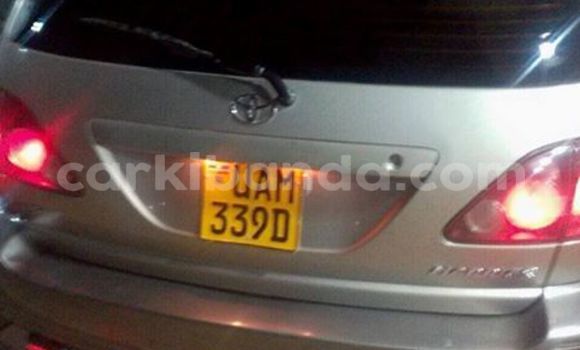 Gura Yakoze Toyota Harrier Silver Imodoka i Kampala mu Uganda Gura Yakoze Toyota Harrier Silver Imodoka i Kampala mu Uganda