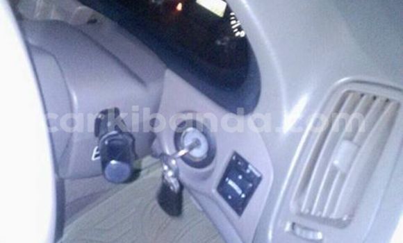 Gura Yakoze Toyota Harrier Silver Imodoka i Kampala mu Uganda Gura Yakoze Toyota Harrier Silver Imodoka i Kampala mu Uganda