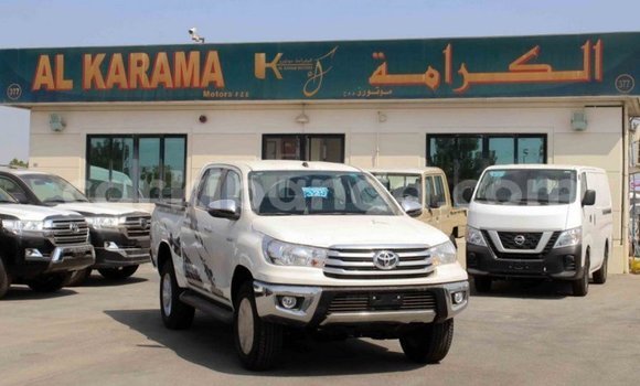 Acheter Import Voiture Toyota Hilux Blanc à Import - Dubai, Ouganda Acheter Import Voiture Toyota Hilux Blanc à Import - Dubai, Ouganda