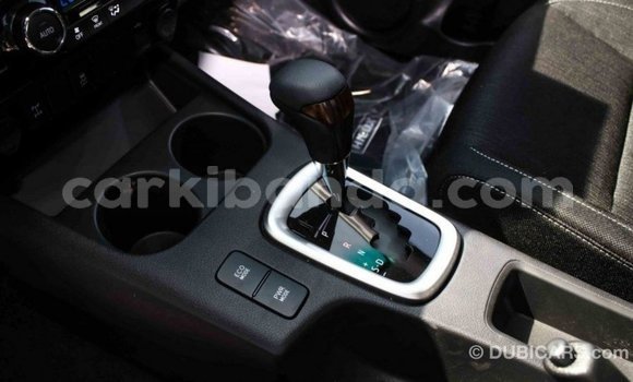 Acheter Import Voiture Toyota Hilux Blanc à Import - Dubai, Ouganda Acheter Import Voiture Toyota Hilux Blanc à Import - Dubai, Ouganda