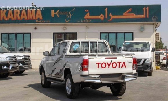 Acheter Import Voiture Toyota Hilux Blanc à Import - Dubai, Ouganda Acheter Import Voiture Toyota Hilux Blanc à Import - Dubai, Ouganda