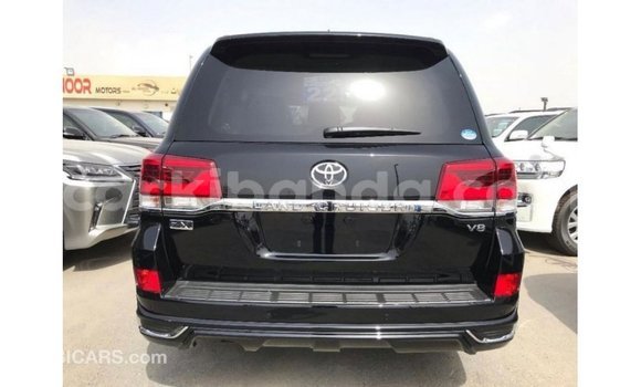 Gura Imported Toyota Land Cruiser Black Imodoka i Import - Dubai mu Uganda Gura Imported Toyota Land Cruiser Black Imodoka i Import - Dubai mu Uganda