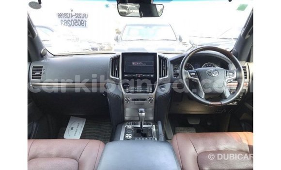 Nunua Imported Toyota Land Cruiser Nyeusi Gari ndani ya Import - Dubai nchini Uganda Nunua Imported Toyota Land Cruiser Nyeusi Gari ndani ya Import - Dubai nchini Uganda