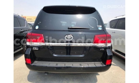 Nunua Imported Toyota Land Cruiser Nyeusi Gari ndani ya Import - Dubai nchini Uganda Nunua Imported Toyota Land Cruiser Nyeusi Gari ndani ya Import - Dubai nchini Uganda