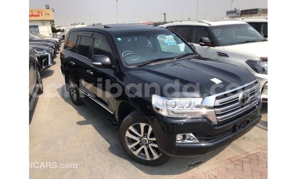 Nunua Imported Toyota Land Cruiser Nyeusi Gari ndani ya Import - Dubai nchini Uganda Nunua Imported Toyota Land Cruiser Nyeusi Gari ndani ya Import - Dubai nchini Uganda