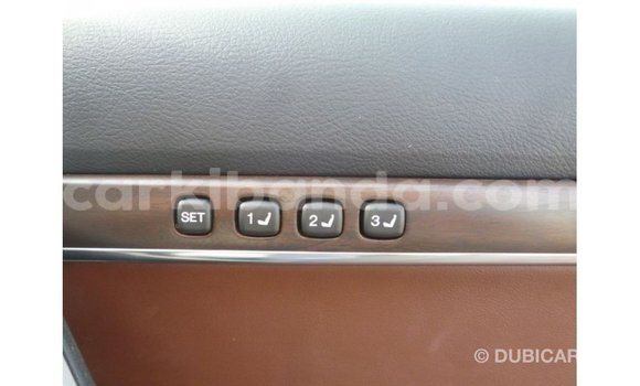 Gura Imported Toyota Land Cruiser White Imodoka i Import - Dubai mu Uganda Gura Imported Toyota Land Cruiser White Imodoka i Import - Dubai mu Uganda