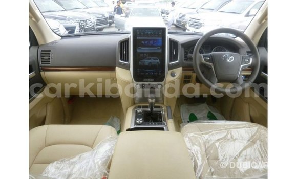Nunua Imported Toyota Land Cruiser Nyeusi Gari ndani ya Import - Dubai nchini Uganda Nunua Imported Toyota Land Cruiser Nyeusi Gari ndani ya Import - Dubai nchini Uganda