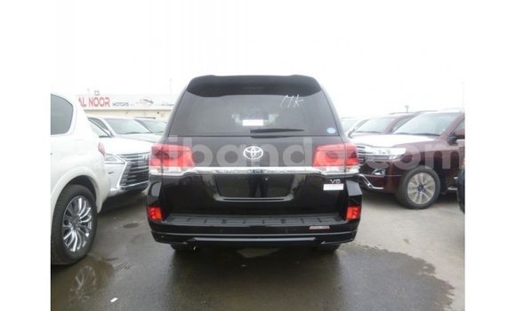 Nunua Imported Toyota Land Cruiser Nyeusi Gari ndani ya Import - Dubai nchini Uganda Nunua Imported Toyota Land Cruiser Nyeusi Gari ndani ya Import - Dubai nchini Uganda