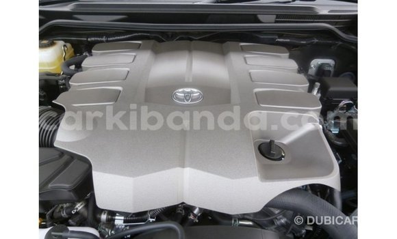 Nunua Imported Toyota Land Cruiser Nyeusi Gari ndani ya Import - Dubai nchini Uganda Nunua Imported Toyota Land Cruiser Nyeusi Gari ndani ya Import - Dubai nchini Uganda