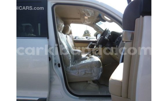 Gura Imported Toyota Land Cruiser White Imodoka i Import - Dubai mu Uganda Gura Imported Toyota Land Cruiser White Imodoka i Import - Dubai mu Uganda