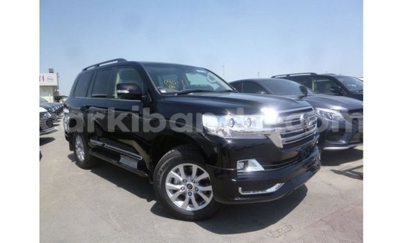 Nunua Imported Toyota Land Cruiser Nyeusi Gari ndani ya Import - Dubai nchini Uganda Nunua Imported Toyota Land Cruiser Nyeusi Gari ndani ya Import - Dubai nchini Uganda